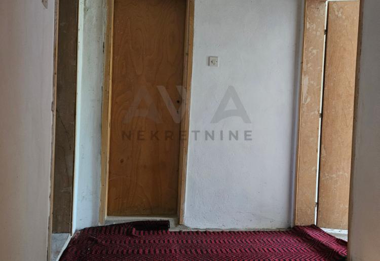 Boljevac - Krivi  Vir , kuća 35m2 na placu od oko 4ari