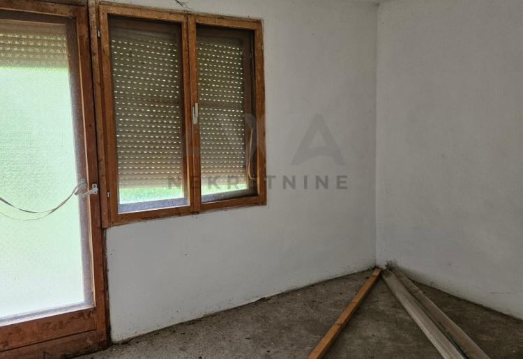 Boljevac - Krivi  Vir , kuća 35m2 na placu od oko 4ari