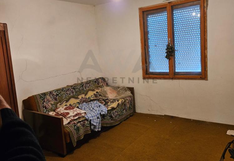 Boljevac - Krivi  Vir , kuća 35m2 na placu od oko 4ari