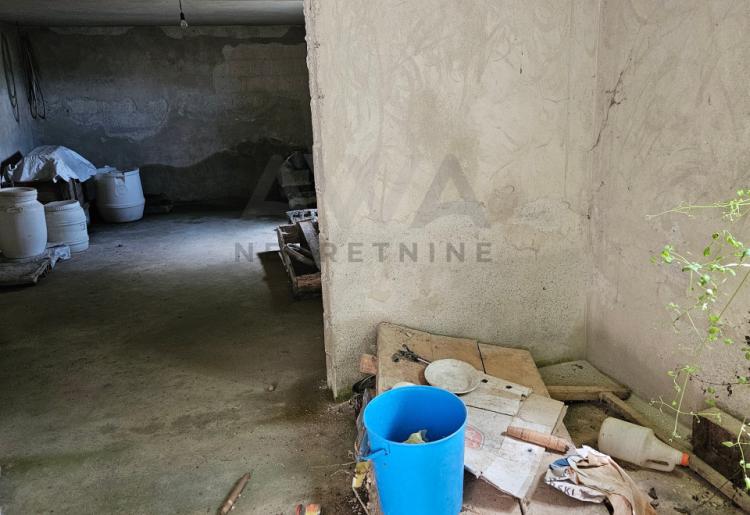 Boljevac - Krivi  Vir , kuća 35m2 na placu od oko 4ari